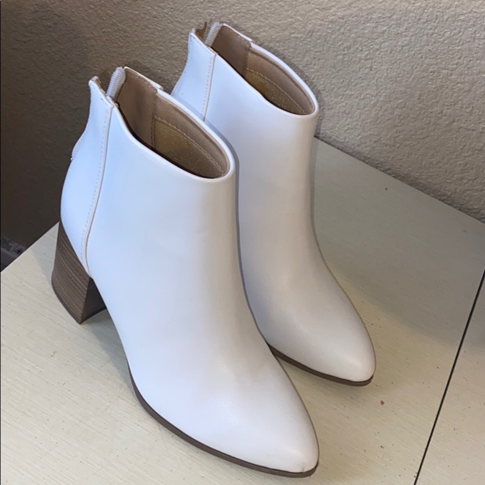 White Bootys🤍